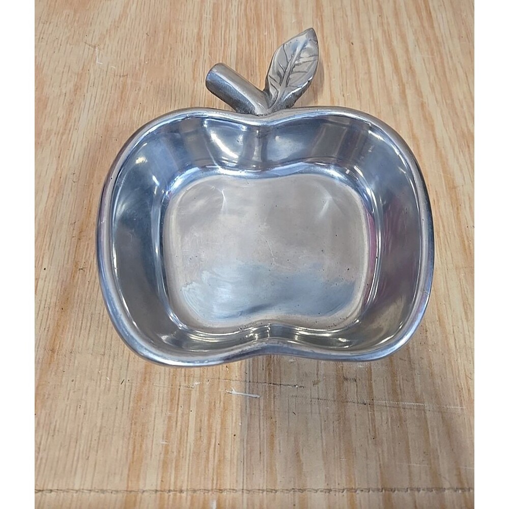 LARGE METAL WARE APPLE FALL SERVING BOWL PEWTER OR ALUMINUM 7x8x2